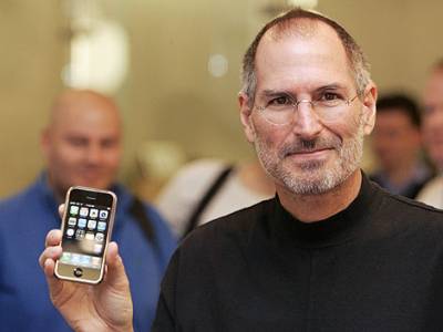 Стив Джобс снова с Apple