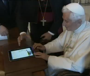 Папа Римский отправил свой первый твит из iPad (видео)