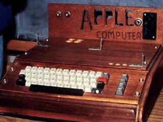 На Sotheby's продали первый компьютер Apple