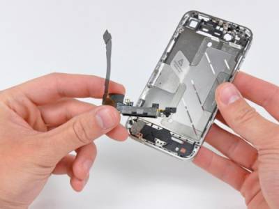 iPhone 4 разобрали на куски