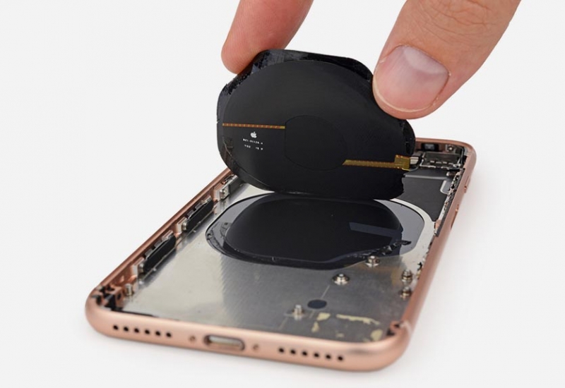 Почему не стоит все время заряжать iPhone от беспроводной зарядки