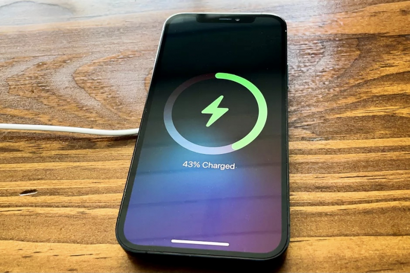 MagSafe для iPhone заработает в полную мощность только с новыми 20-ваттными зарядками
