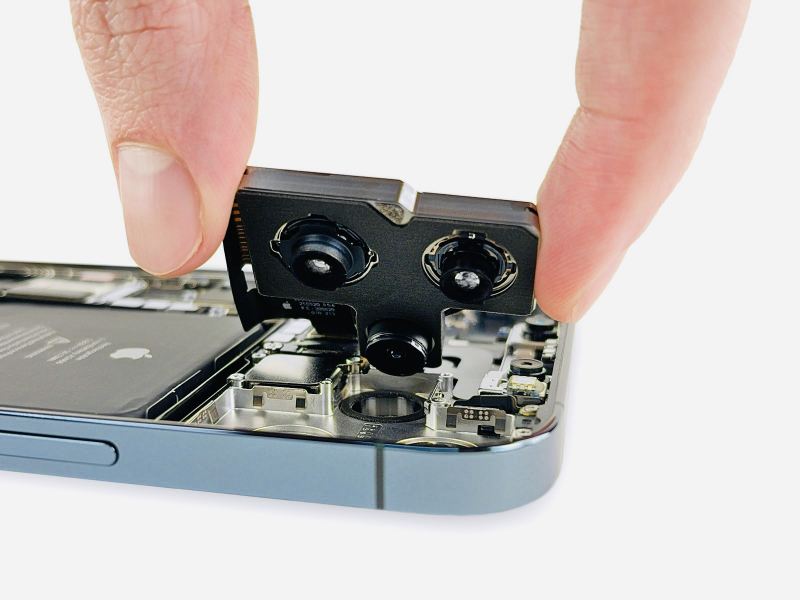 iFixit разобрали iPhone 12 Pro Max и показали, чем отличается камера от 12 Pro