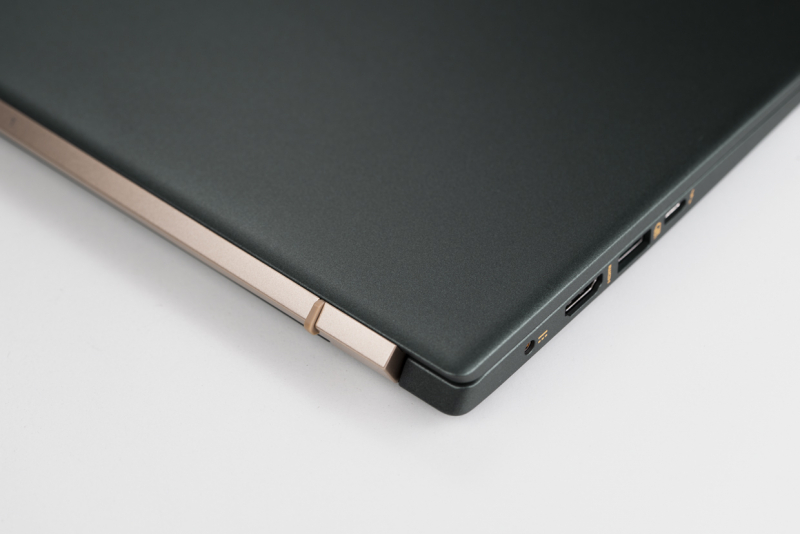 Обзор нового ноутбука Acer Swift 5. Защищён от бактерий, мощный и стоит недорого