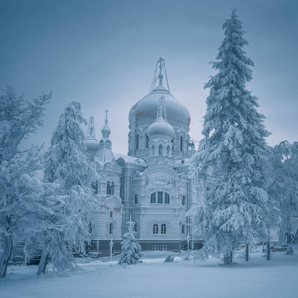 Парень из Сарова три года собирает почти невозможные фото морозов со всей России. Абсолютно без спецэффектов!