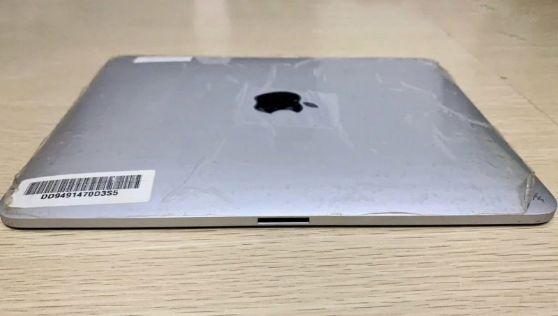 Появились фото уникального прототипа iPad с двумя портами для зарядки