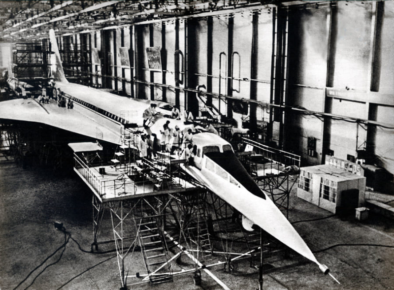 Созданный в СССР Ту-144 поразил мир и летал быстрее звука. Но успех резко оборвался