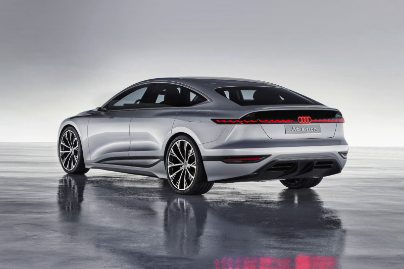 Audi представила концепт электрокара A6 e-tron с запасом хода 700 км