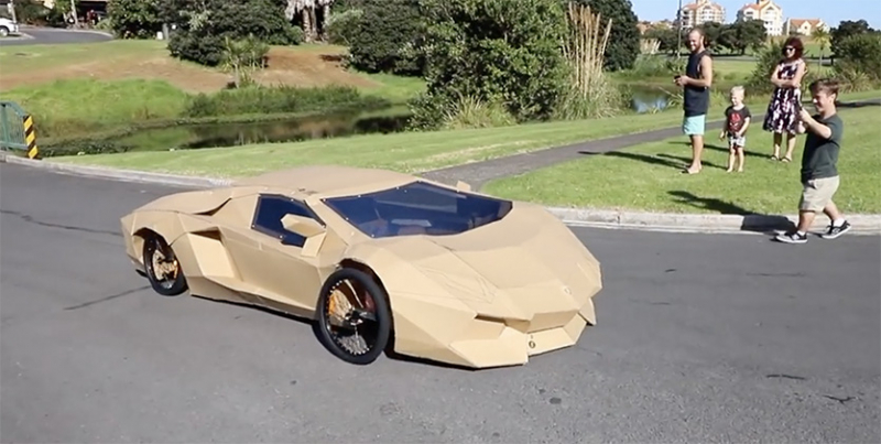 22-летний парень сделал Lamborghini Aventador из картона и продал его за 10 тысяч долларов