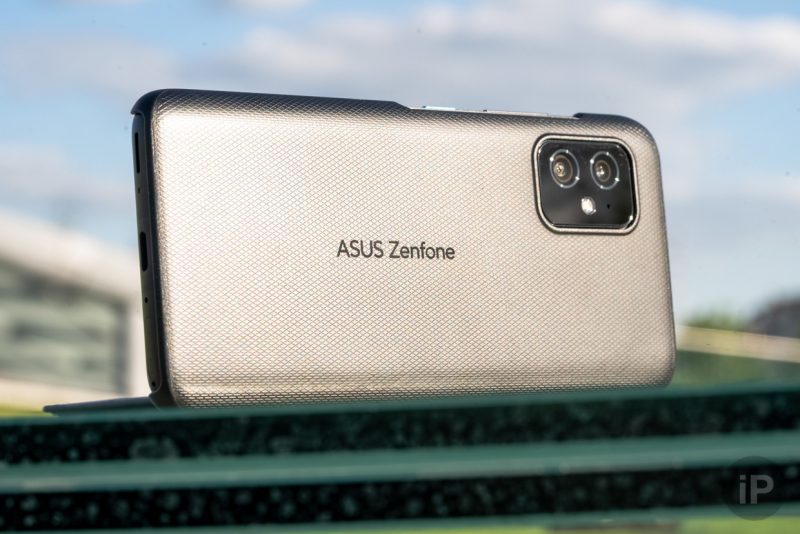 Обзор ASUS Zenfone 8. Зверь с дисплеем 120 Гц