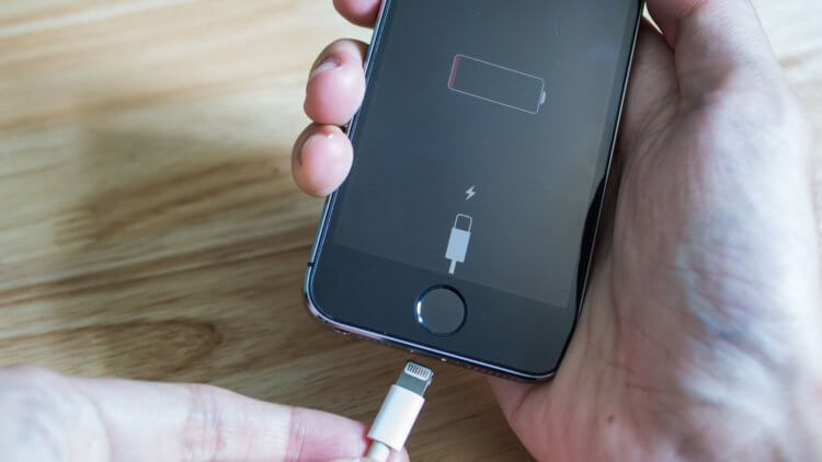 Apple убрала зарядку и наушники из комплекта даже старых iPhone 