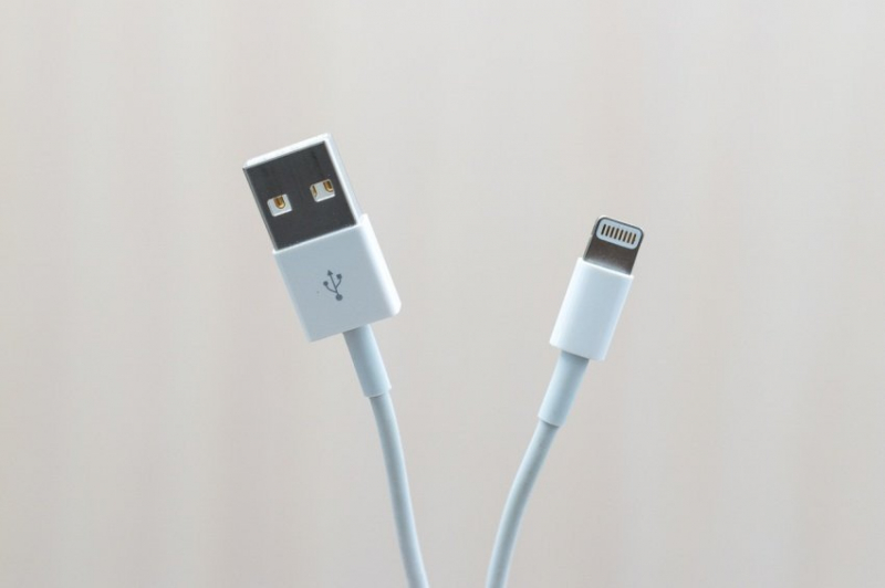
            Apple запатентовала прочный шнур для зарядки iPhone, iPad и MacBook
    