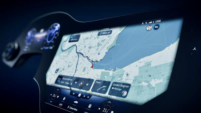 Mercedes показала огромный 56-дюймовый дисплей для автомобилей. Все кнопки теперь виртуальные!