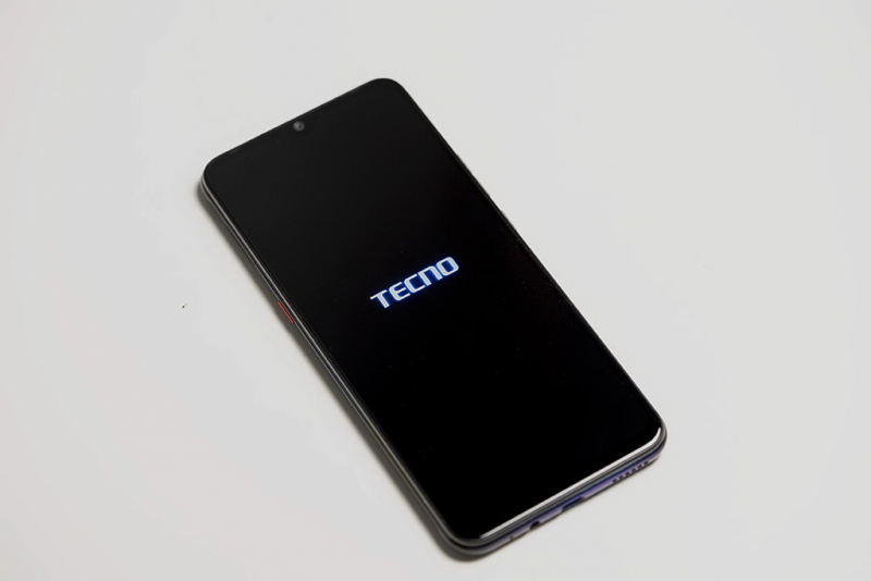 Обзор смартфона TECNO Pouvoir 4. Крутой дисплей, стереозвук, снимает селфи в темноте и работает 3 дня