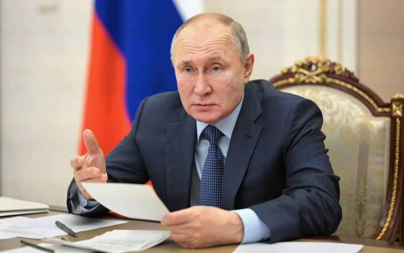 Путин объявил с 1 по 10 мая нерабочими днями
