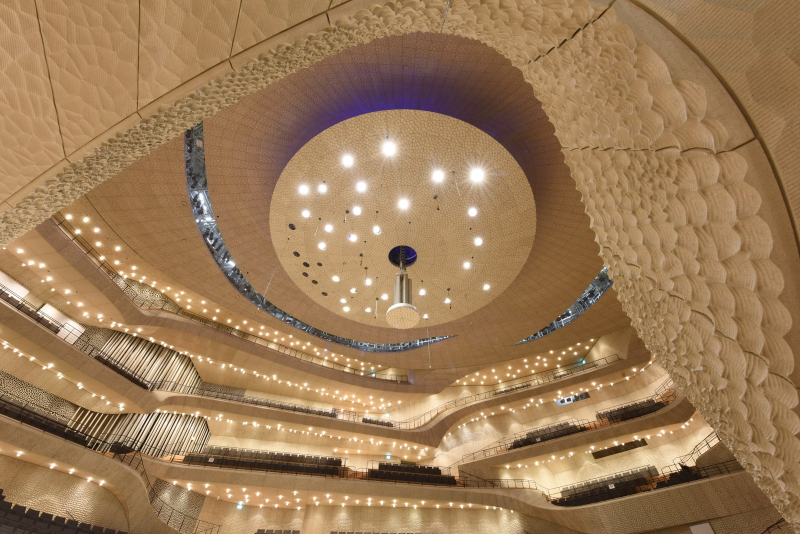 В Германии построено здание оперы, которое полностью придумал компьютер. Там лучшая акустика в мире
