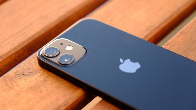 Вышли первые обзоры iPhone 12 mini. Наконец-то Apple сделала топовый маленький смартфон